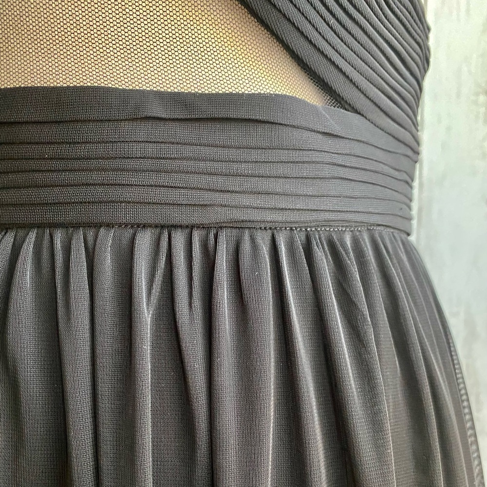 NWOT Betsy & Adams Sleeveless Cutout Gown - Picture 9 of 15